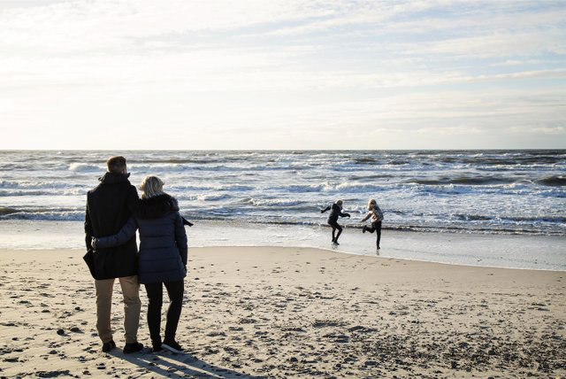 Familie am Strand von Hvide Sande